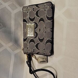 Coach Poppy Wristlet